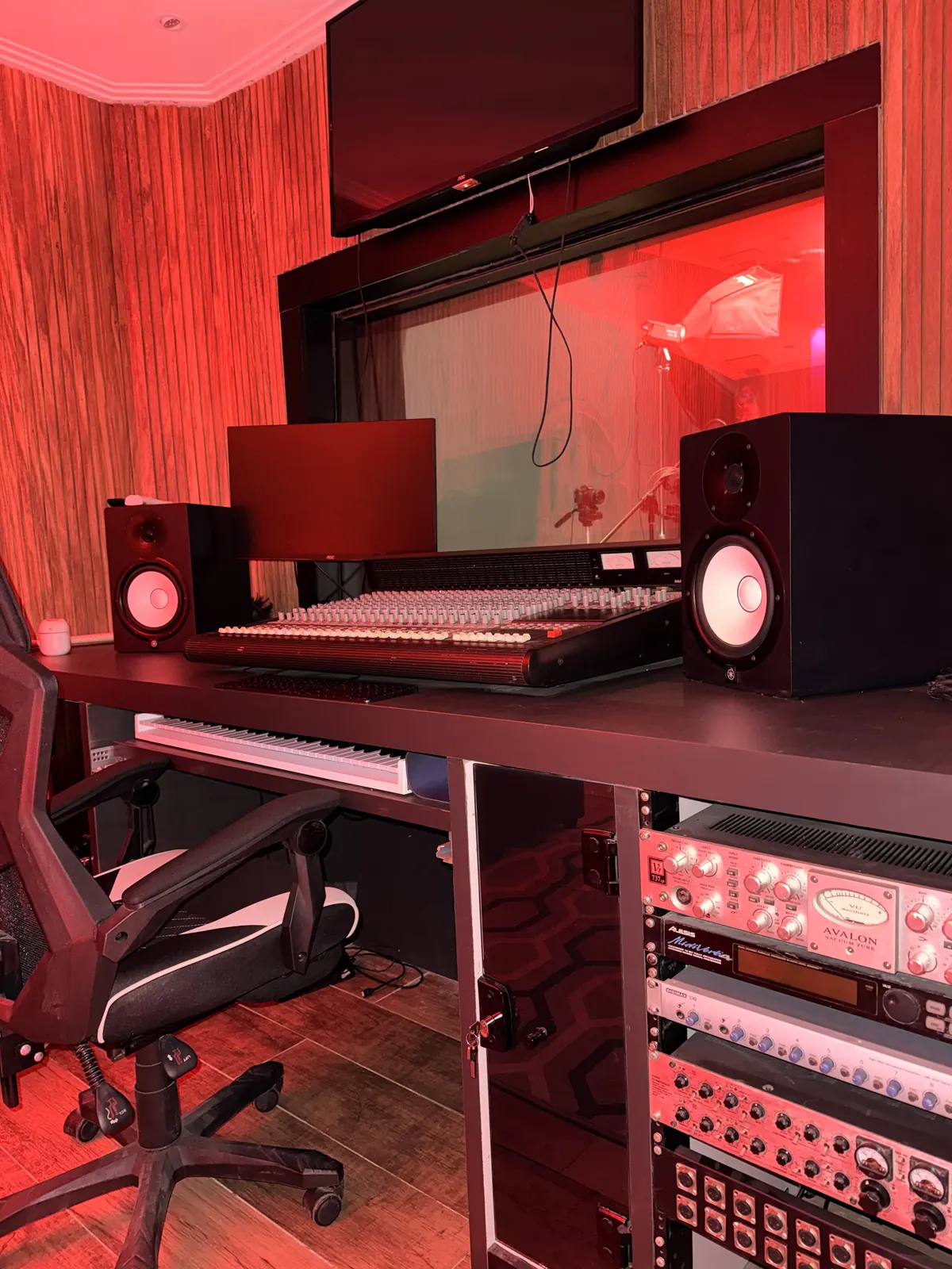 Monitores e equipamentos de áudio